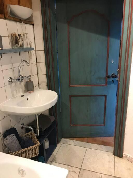 Idylle Unter Reet, Gemuetliche Ferienwohnug Apartment Haseldorf Bagian luar foto